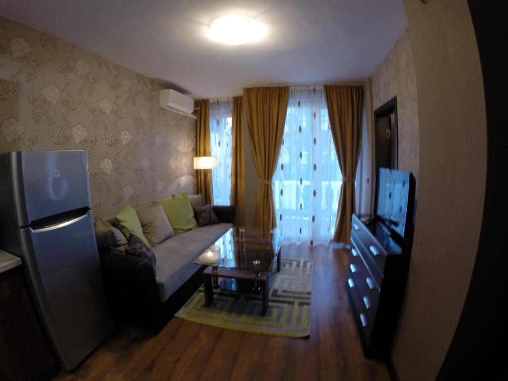 Vip Apartments Dobrevi Primorsko Exterior photo